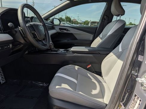 Used 2025 Toyota Camry SE w/ Convenience Package FWD image 26