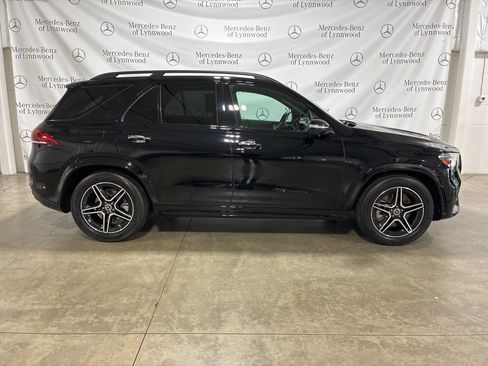 Used 2023 Mercedes-Benz GLE 450 GLE 450 w/ AMG Line Exterior image 3