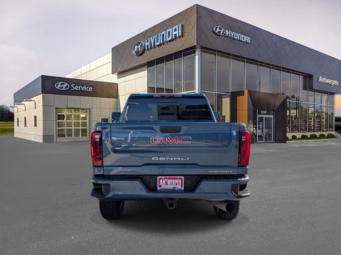 Used 2024 GMC Sierra 2500 Denali w/ Denali Reserve Package AWD/4WD image 4