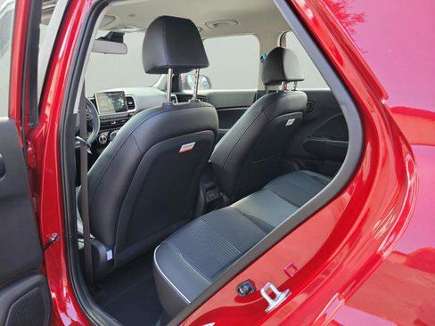 New 2025 Hyundai Venue Limited image 8