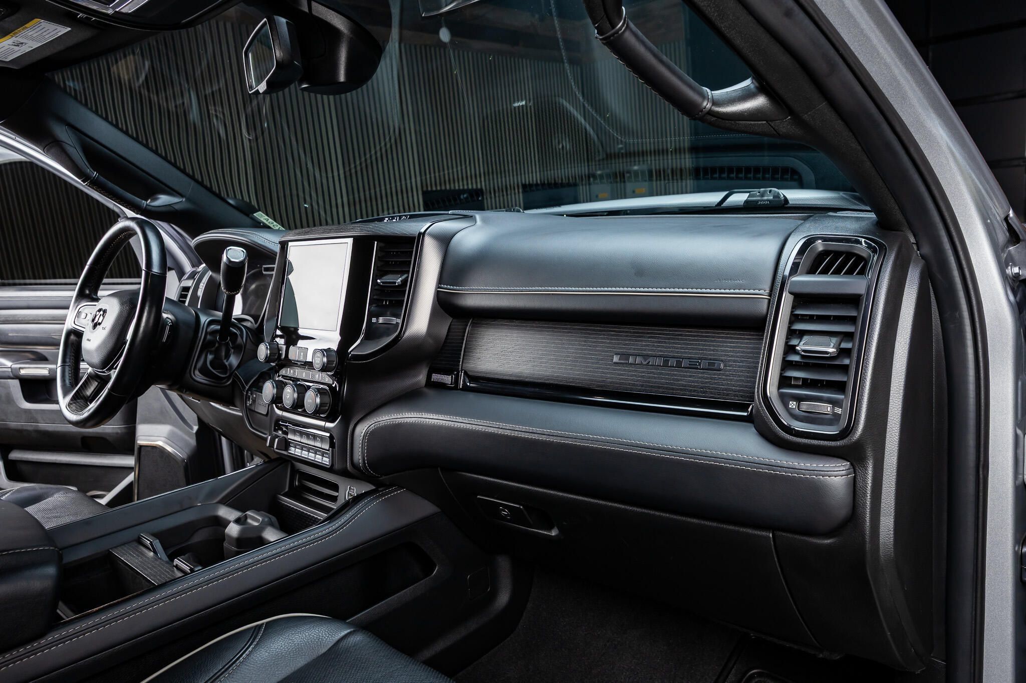Used 2023 RAM 2500 Limited w/ Night Edition AWD/4WD image 17