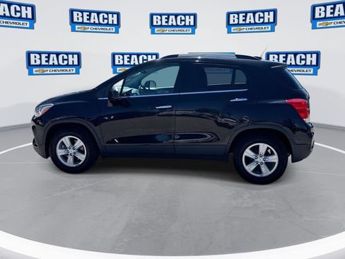 Used 2019 Chevrolet Trax LT w/ LT Convenience Package FWD image 5