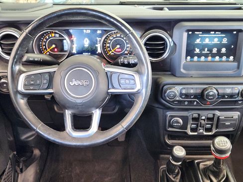 Used 2020 Jeep Wrangler Unlimited Sahara AWD/4WD image 28
