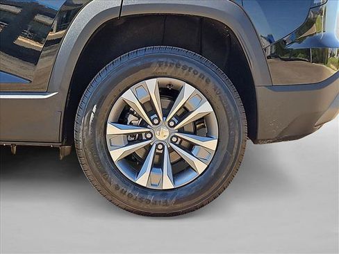 New 2027 Chevrolet Equinox LT w/ LPO, Floor Liner Package FWD image 10