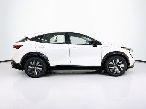 Used 2024 Nissan Ariya AWD image 10