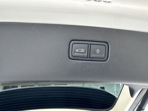 Used 2025 Genesis GV80 2.5T Advanced AWD/4WD image 19
