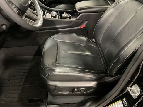 Used 2023 Jeep Grand Cherokee Limited w/ Luxury Tech Group II image 10