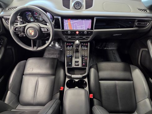 Certified 2025 Porsche Macan AWD/4WD image 13