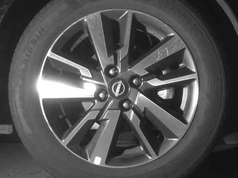 Used 2025 Nissan Versa SV image 13