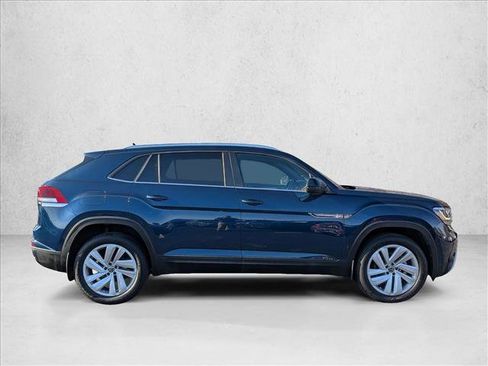 Used 2023 Volkswagen Atlas Cross Sport SE image 4