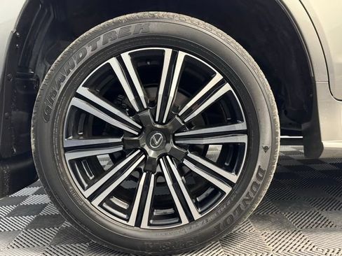 Used 2019 Lexus LX 570 4WD w/ Luxury Package image 36