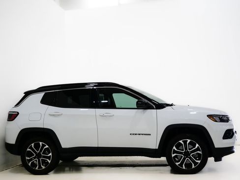 Used 2023 Jeep Compass Limited w/ Sun and Sound Group image 5