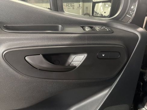 Used 2022 Mercedes-Benz Sprinter 2500 image 16