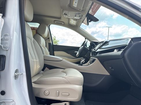 Used 2017 Buick Envision Essence FWD image 31