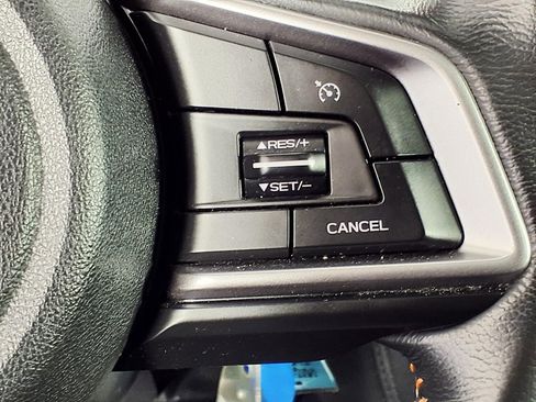 Used 2018 Subaru Crosstrek 2.0i Premium w/ Moonroof Package AWD/4WD image 17
