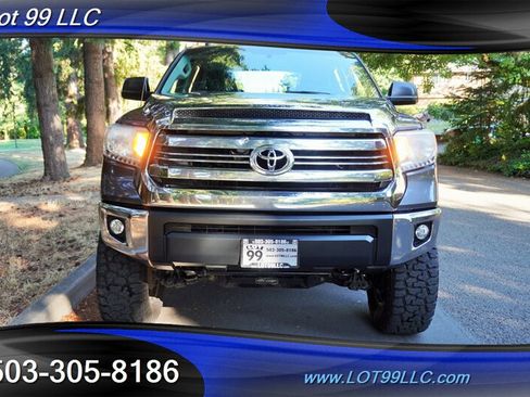 Used 2016 Toyota Tundra SR5 w/ TRD Off Road Package AWD/4WD image 5