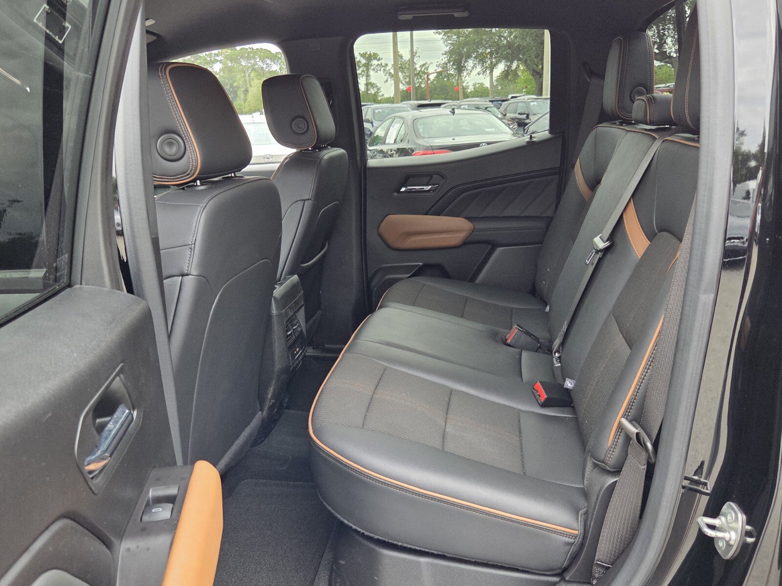 Used 2024 GMC Canyon AT4 AWD/4WD image 14