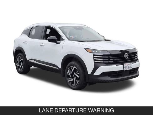 Certified 2026 Nissan Kicks SV FWD image 2