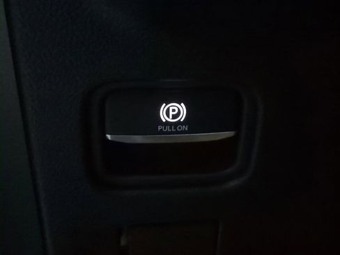 Used 2021 Jeep Grand Cherokee Laredo image 24