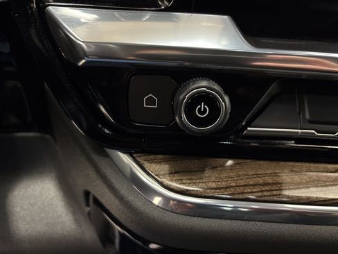 Used 2024 Chevrolet Silverado 1500 LT image 25