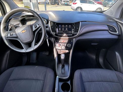 Used 2020 Chevrolet Trax LT AWD/4WD image 21