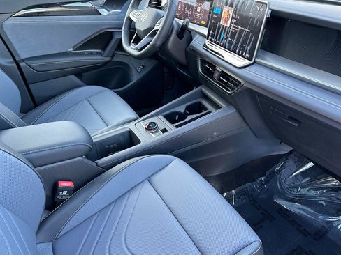 New 2026 Volkswagen Tiguan SE R-Line image 15