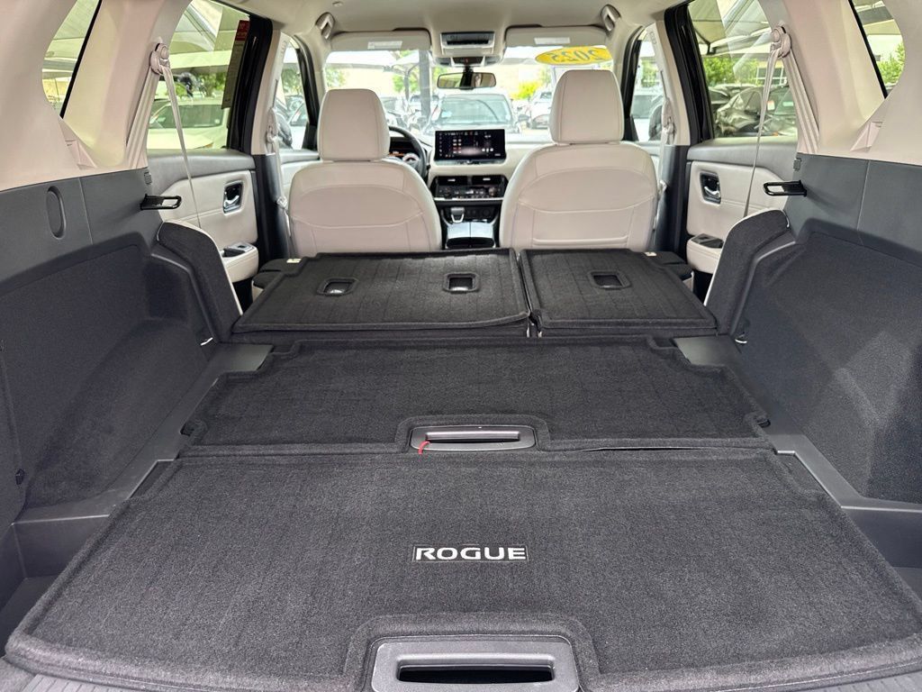 Certified 2025 Nissan Rogue SL AWD/4WD image 28