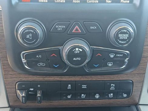 Used 2018 RAM 1500 Laramie AWD/4WD image 22