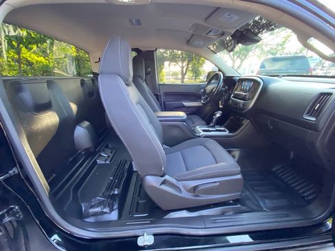 Used 2022 Chevrolet Colorado LT w/ Fleet Safety Package RWD image 28