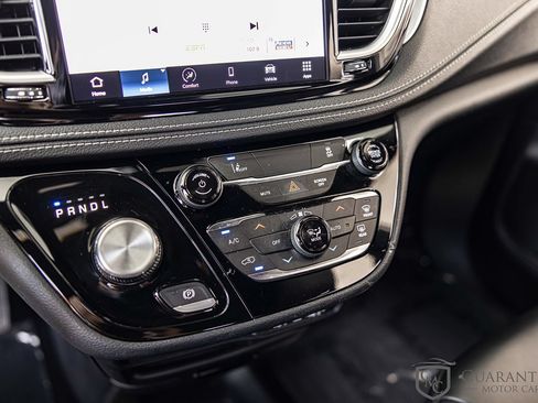 Used 2022 Chrysler Pacifica Touring-L w/ S Appearance Package FWD image 27