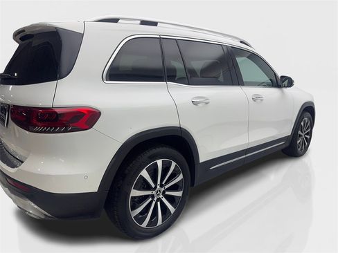 Used 2022 Mercedes-Benz GLB 250 w/ Premium Package Lite image 13