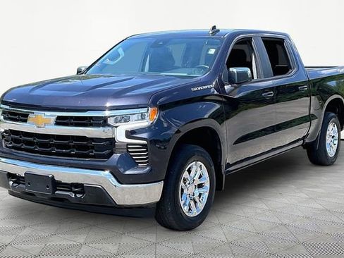 Used 2023 Chevrolet Silverado 1500 LT AWD/4WD image 3