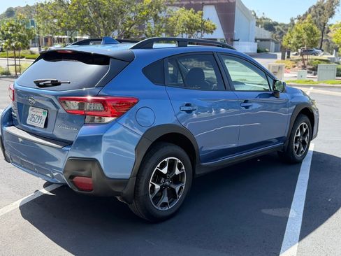 Used 2020 Subaru Crosstrek 2.0i Premium w/ Moonroof Package 2 AWD/4WD image 3