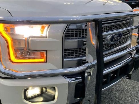 Used 2017 Ford F150 Platinum w/ Equipment Group 701A Luxury image 29