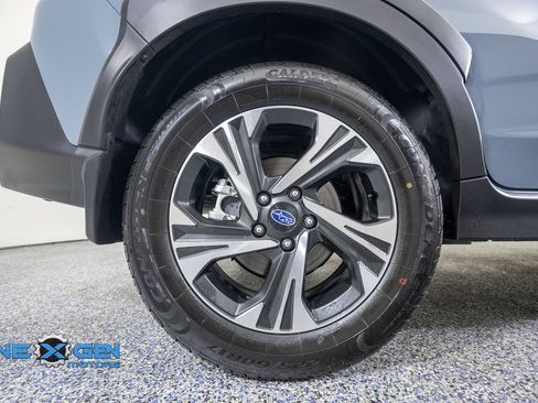 Used 2025 Subaru Crosstrek 2.5i Premium AWD/4WD image 43