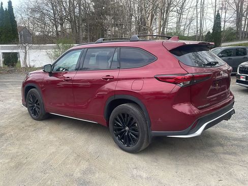 Used 2023 Toyota Highlander XSE image 6