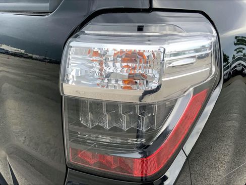 Used 2015 Toyota 4Runner SR5 Premium RWD image 30