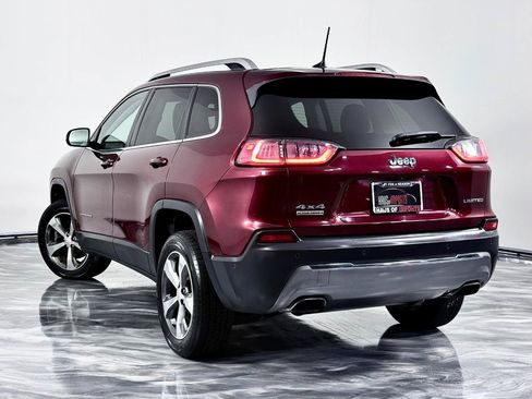 Used 2019 Jeep Cherokee Limited w/ Luxury Group AWD/4WD image 11