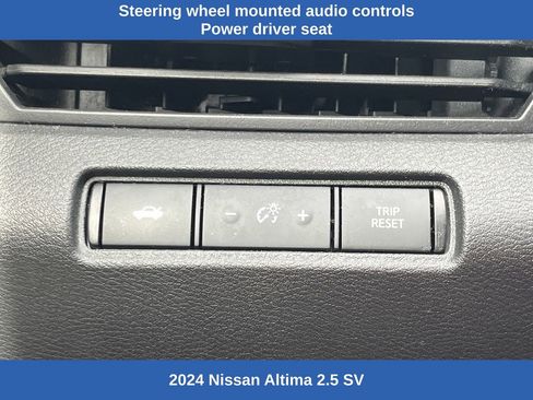 Used 2024 Nissan Altima 2.5 SV FWD image 10