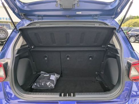Used 2021 Hyundai Venue SE FWD image 29