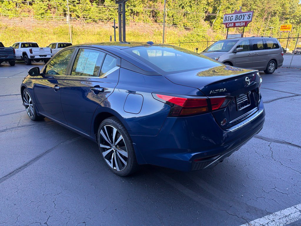 Used 2021 Nissan Altima 2.5 SR w/ SR Premium Package AWD/4WD image 2