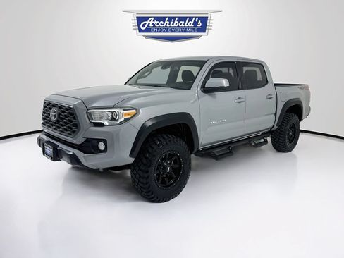 Used 2021 Toyota Tacoma TRD Off-Road w/ Technology Package AWD/4WD image 3