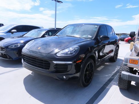 Used 2016 Porsche Cayenne S AWD/4WD image 2