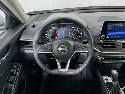 Used 2023 Nissan Altima 2.5 SV FWD image 17