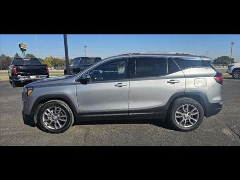 Used 2024 GMC Terrain SLT AWD/4WD image 6