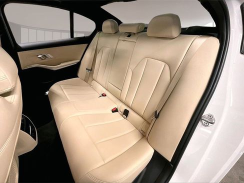 Used 2019 BMW 330i Sedan w/ Driving Assistance Package image 20