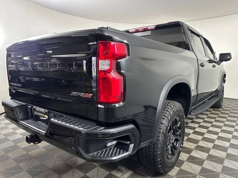 Used 2022 Chevrolet Silverado 1500 ZR2 w/ Technology Package AWD/4WD image 5