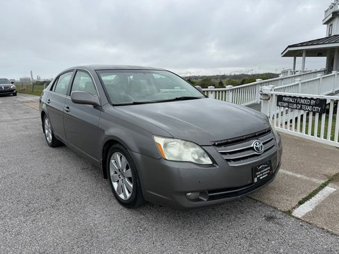 Used 2007 Toyota Avalon XLS image 3