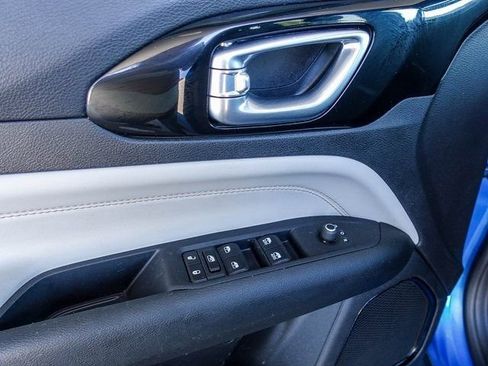 Used 2023 Jeep Compass Limited image 25