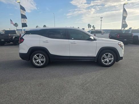 Used 2023 GMC Terrain SLE image 4